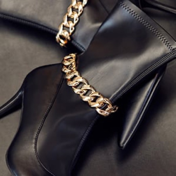 Pointed-Toe Bootie - Black - Picture 2 of 5